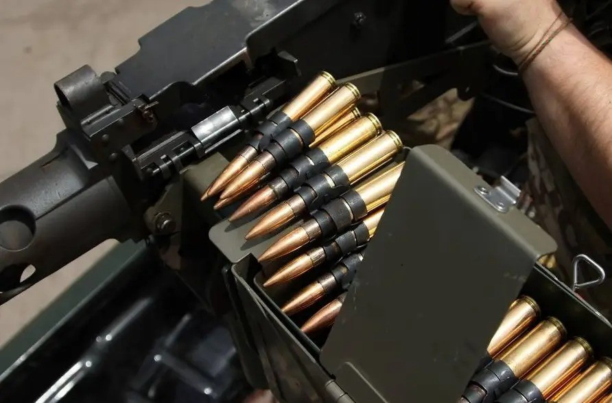 Cốt lõi của chiến thuật này là sử dụng lực lượng vượt trội tuyệt đối để chờ đối phương mệt mỏi, nhưng không tiến hành tiến công hủy diệt, khiến đối phương vẫn còn nuôi hy vọng. Cho phép kẻ địch tiếp tục tăng cường quân và vũ khí trang bị, thay vì bỏ chạy vội vã.