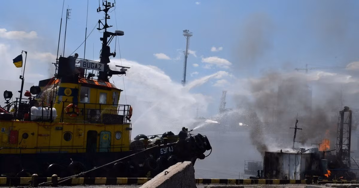 Theo các nguồn tin Ukraine, vụ tấn công cảng Izmail của RFAF vừa qua là chưa từng có tiền lệ. Các mục tiêu quan trọng về hậu cần hàng hải, trạm bơm dầu và bến container tại đây đã bị phá hủy.