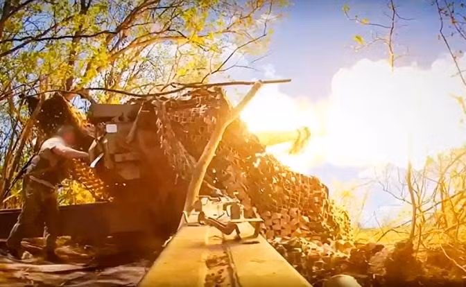 Tuy nhiên, trên hướng chính diện, Cụm quân phía Bắc RFAF đã đạt được thành công, bất chấp mọi nỗ lực của Bộ Tổng tham mưu AFU. Hiện các đơn vị xung kích của Cụm quân phía Bắc đã chiếm được một khu chăn nuôi bỏ hoang, cách Pisarevka khoảng 3 km, tiến vào Varachino trong những trận chiến cam go. Đồng thời quân Nga cũng giữ vững đầu cầu ở Yunakivka, hiện phần lớn đã nằm trong tầm kiểm soát của quân Nga.