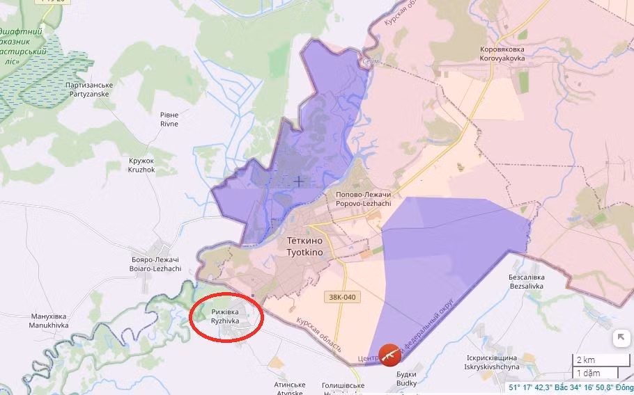 Chưa hết, trên hướng Severo-Slobozhansky, các nhóm tấn công của RFAF đã đột nhập vào làng Ryzhivka (tỉnh Sumy của Ukraine), để ngăn AFU tiếp viện vào Tetkino (thuộc tỉnh Kursk của Nga), mở rộng vùng kiểm soát của họ tại khu vực này.