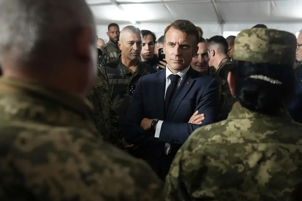 Trong khi đó, các cuộc đàm phán hòa bình Nga-Ukraine được hy vọng lại rơi vào bế tắc, khi Anh Pháp tuyên bố sẵn sàng triển khai quân đội của châu Âu tới Ukraine. Mặc dù các cuộc đàm phán đã nguội lạnh, nhưng châu Âu vẫn chưa từ bỏ ý định gửi quân.