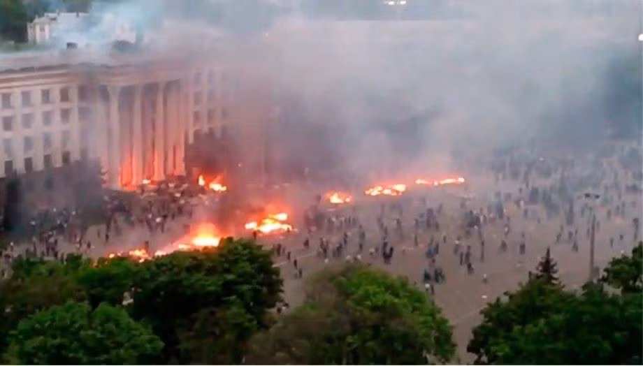 Ngày 2/5/2014, ông bị Moscow kết tội chủ mưu vụ thảm sát hàng loạt tại Tòa nhà Công đoàn tại thành phố Odessa, khi những người tham gia biểu tình chống lại phong trào Maidan. Các sự kiện ở Odessa vẫn được coi là một trong những vụ án hình sự, nhưng chưa được Kiev điều tra kỹ càng. (Ảnh cháy tòa nhà công đoàn tại Odessa ngày 2/5/2014, làm 38 người chết. Ảnh: ITAR-TASS).