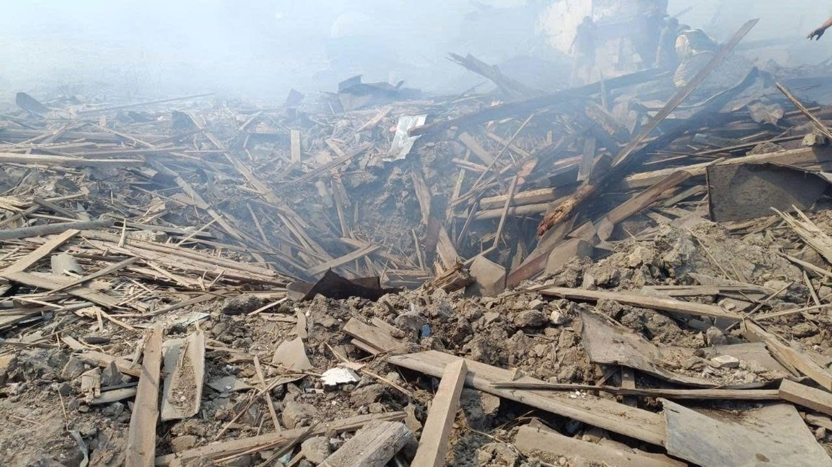 Cũng vào ngày 1/7, trên hướng mặt trận Zaporizhia, hai tên lửa đạn đạo chiến thuật Iskander-M của Nga, đã bắn trúng sở chỉ huy Lữ đoàn cơ giới số 110 của AFU tại thị trấn Gulya-Polye, tiêu diệt gần như toàn bộ sở chỉ huy của Lữ đoàn 110, với tổng số thương vong hơn 70 người.