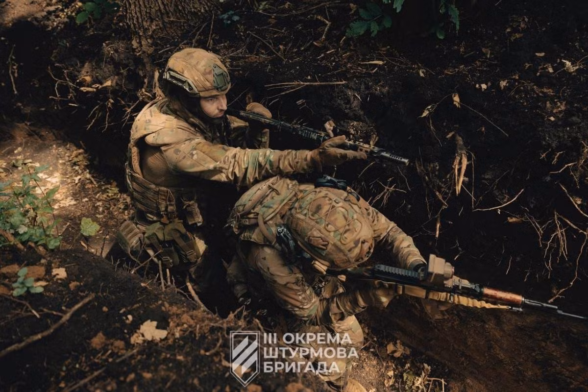 Một khi quân Nga phát động một cuộc tấn công tổng lực, AFU trong phạm vi hàng chục km vuông trong khu vực, sẽ phải bỏ tất cả vũ khí hạng nặng và rút lui về hướng Izyum. Để tránh tình thế tiến thoái lưỡng nan này, AFU đã phát động phản công, nhưng vẫn thất bại do không đủ quân số, hỏa lực và phải trả giá đắt bằng tổn thất chiến đấu.