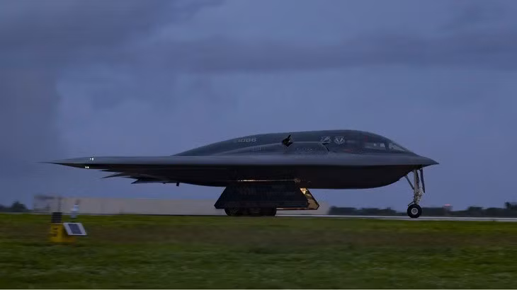 Thứ tư, Israel đã cố gắng mở đường cho Mỹ can thiệp bằng cách phát động một cuộc tấn công phủ đầu, để cùng nhau phá hủy các cơ sở hạt nhân và lực lượng phản công của Iran, qua đó loại trừ mối đe dọa với Israel ở Trung Đông.