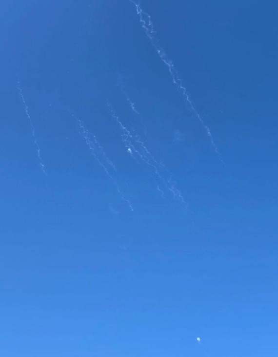 Dựa trên tổ chức của hai lữ đoàn, đợt phóng này phải có ít nhất 36 tên lửa, và hiệu quả xuyên phá thực tế sẽ hơn 50%. Đây cũng là một trong số ít lần trong thời gian gần đây, Israel có số tên lửa bắn trúng lớn nhất trong cùng một đợt tấn công, lập kỷ lục mới.