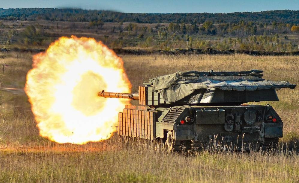 Lữ đoàn xe tăng 1, đơn vị đã chặn thành công cuộc tấn công của Cụm Tập đoàn quân Trung tâm Nga vào Chernigov vào đầu chiến tranh, gần đây cũng đã được chuyển đổi thành lữ đoàn hạng nặng. Các Lữ đoàn Xe tăng 3 và 4 còn lại có thể sẽ trải qua những cải cách tương tự trong tương lai gần.