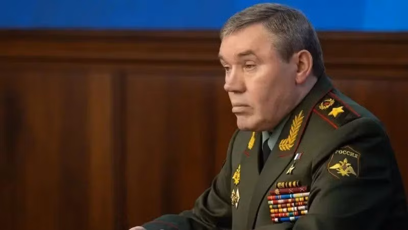 Tuy nhiên, tuyên bố này đặt ra nhiều câu hỏi, bởi cùng ngày, các phóng viên chiến trường Nga đã đưa tin về một “tình huống kỳ lạ” diễn ra trong trận chiến giành Kupyansk. Hơn nữa, những thông tin từ chiến trường cũng đang “rất mâu thuẫn”.