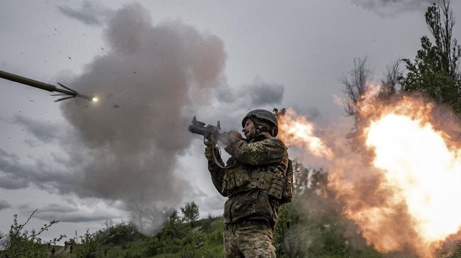 Tại cả hai khu vực bao vây, các đơn vị thuộc Cụm quân phía Nam RFAF đang dọn sạch các ổ đề kháng của đối phương. Ở khu vực phía nam, AFU đã cố gắng tiếp cận bờ bắc hồ chứa Kleban-Byk bằng các thuyền tự chế, nhưng không phải tất cả đều bơi được. Do đó, sự kháng cự có tổ chức ở phía nam hồ chứa đã không còn.