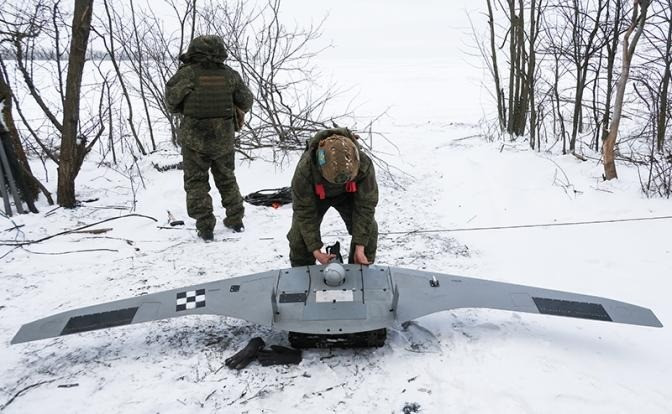 Và bất kỳ sự phân tâm nào của AFU ở phần còn lại của Donetsk, đều là một cú hích cho cuộc tiến công về phía cụm đô thị Slavyansk-Kramatorsk, nơi mà AFU đang bám trụ như là khu vực phòng thủ lớn cuối cùng (sau khi mất Pokrovsk) ở phần Donbass mà họ kiểm soát.