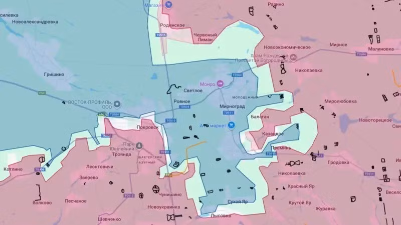 Tại Pokrovsk, mọi thứ đang như ngàn cân treo sợi tóc đối với Quân đội Ukraine (AFU); giao tranh đang diễn ra gần Thành cổ, trung tâm phòng thủ của Ukraine, vẫn tiếp diễn không ngừng nghỉ. Khu vực này đã trở thành “đầu não” trên mặt trận Pokrovsk; nếu nó sụp đổ, hệ thống phòng thủ của thành phố sẽ sụp đổ như một tòa nhà xây bằng giấy.