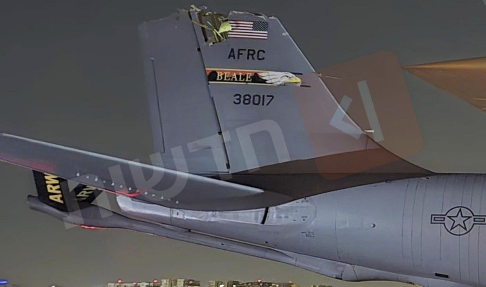 Chiếc máy bay tiếp liệu KC-135 thứ hai, đã hạ cánh khẩn cấp thành công xuống sân bay Ben Gurion ở Israel; các bức ảnh cho thấy phần đuôi máy bay bị hư hại nghiêm trọng. Trong khi sự cố của Không quân Mỹ vẫn chưa được giải quyết, Hải quân Mỹ cũng gặp phải một sự cố.