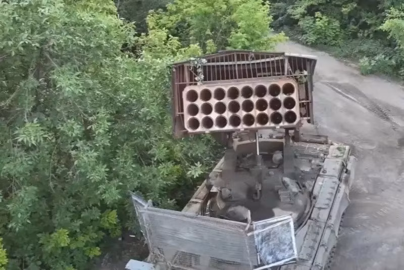 Hiện công tác bảo đảm hậu cần cho lực lượng chiến đấu trong thành phố Pokrovsk, đi kèm với những rủi ro rất lớn. Nhưng việc duy trì một hành lang với các tuyến đường tiếp tế, vẫn là nhiệm vụ then chốt của AFU, trong việc giữ vững và mở rộng khả năng chiến đấu của toàn bộ khu vực phòng thủ Pokrovsk-Mirnograd.