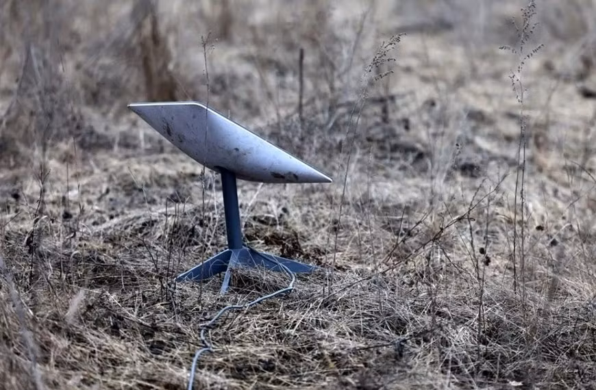 Trang Military Review của Nga, dẫn lời một chỉ huy trung đội UAV, thuộc Cụm Vostok của Quân đội Nga (RFAF), mang mật danh "Bilbo" cho biết, trong điều kiện thời tiết lạnh của mùa đông, giúp UAV trang bị camera ảnh nhiệt có thể giúp dễ dàng phát hiện mục tiêu, khi cả con người và thiết bị liên lạc của đối phương, như Starlink, đều tỏa ra rất nhiều nhiệt.