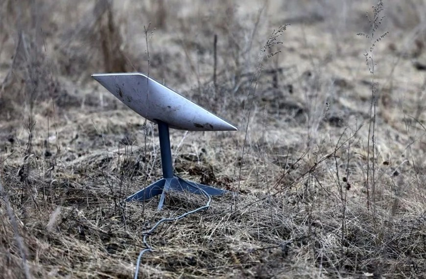 Trang Military Review của Nga, dẫn lời một chỉ huy trung đội UAV, thuộc Cụm Vostok của Quân đội Nga (RFAF), mang mật danh "Bilbo" cho biết, trong điều kiện thời tiết lạnh của mùa đông, giúp UAV trang bị camera ảnh nhiệt có thể giúp dễ dàng phát hiện mục tiêu, khi cả con người và thiết bị liên lạc của đối phương, như Starlink, đều tỏa ra rất nhiều nhiệt.