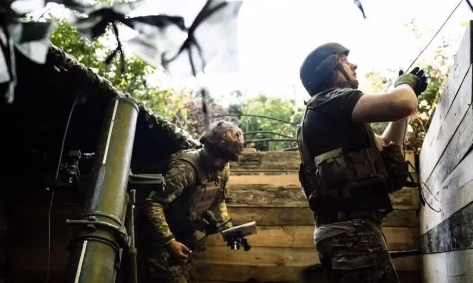 Rào chắn phòng thủ: Là tuyến phòng thủ thứ hai của AFU tại Donbass, tầm quan trọng của Pokrovsk là điều hiển nhiên. Nếu kiểm soát Pokrovsk, RFAF có thể nhanh chóng đột phá và tiếp cận trực tiếp tuyến phòng thủ cốt lõi của AFU, đe dọa bên sườn vòng cung phòng thủ Donetsk, và có thể nhanh chóng đẩy mạnh cuộc tấn công đến các vị trí chiến lược như Slavyansk và Kramatorsk.