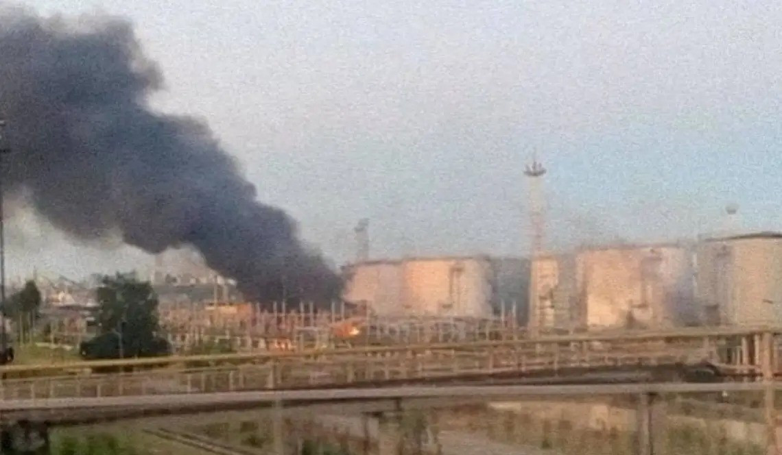 Trang Defence2 của Ba Lan trích dẫn nguồn tin từ Không quân Ukraine cho biết, vào đêm 28/6, quân đội Nga đã tấn công Ukraine bằng 477 UAV tự sát tầm xa (cả Geran-2 và mồi nhử) và 60 tên lửa. Các cuộc tấn công đến từ nhiều địa phương của Nga và Ukraine như Kursk, Shatalov, Orel, Bryansk, Millerovo và Mys Chauda ở Crimea, nhằm làm quá tải hệ thống phòng không của Ukraine.