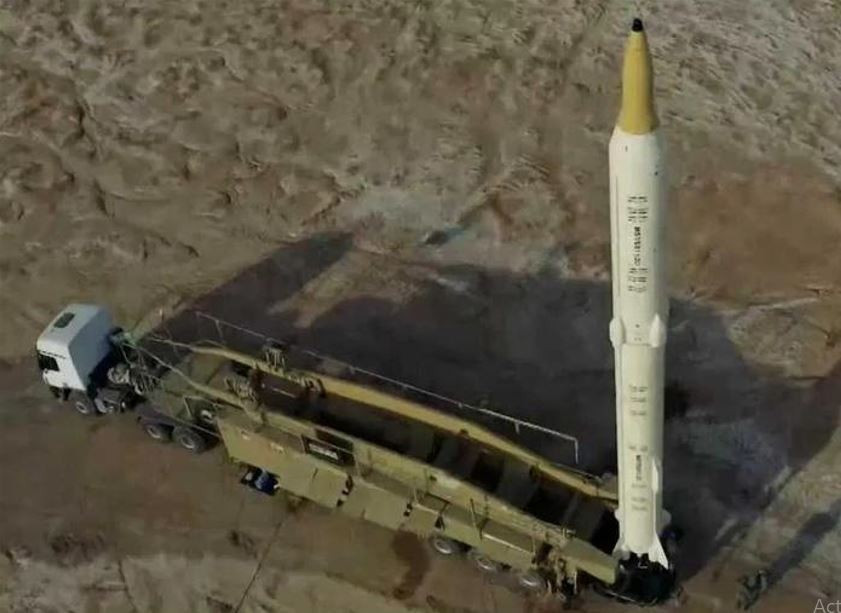 Tuy nhiên, hầu hết tên lửa của Iran đều được cất giữ dưới lòng đất. Các cuộc không kích của Israel chỉ ngăn chặn không cho Iran sử dụng, nhưng chưa phá hủy hoàn toàn chúng. Iran có thể phóng tên lửa bất cứ lúc nào nếu có cơ hội. Đặc biệt Iran đã triển khai tên lửa hạng nặng Khorramshahr-4, được cho là “siêu tên lửa”, có tầm bắn xa hơn, sức công phá lớn hơn và khả năng xuyên phá mạnh hơn.