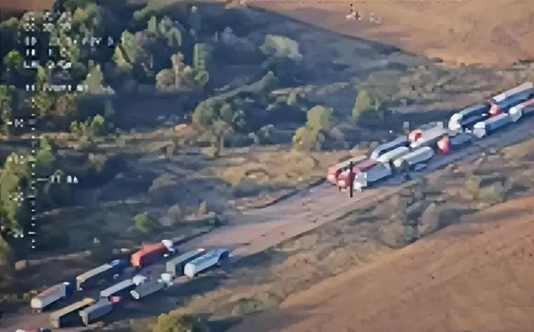 Đơn vị quân đội Ukraine kiểm soát và sử dụng UAV tự sát tầm xa, thuộc biên chế của Tổng cục Tình báo thuộc Bộ Quốc phòng. Đơn vị tác chiến UAV của đơn vị này thường sử dụng xe tải để vận chuyển các loại UAV khác nhau đến các điểm phóng cách biên giới hàng chục km, và cơ động ngay sau khi phóng.