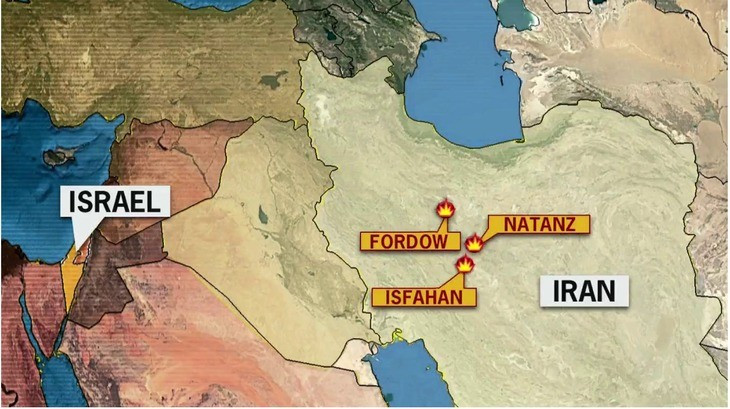 Thứ nhất, tập trung phá hủy các cơ sở hạt nhân của Iran. Israel tin rằng Iran sắp sở hữu vũ khí hạt nhân. Nếu không dừng phát triển thêm, thì sự tồn tại của Israel ở Trung Đông sẽ bị đe dọa và vị thế bá chủ của họ sẽ bị mất. Vì lý do này, Không quân Israel đã tập trung tấn công các cơ sở hạt nhân của Iran vào ngày đầu tiên của chiến dịch, với hy vọng phá hủy hoàn toàn chúng, để Iran có thể phi hạt nhân hóa và từ bỏ ý tưởng phát triển vũ khí hạt nhân.