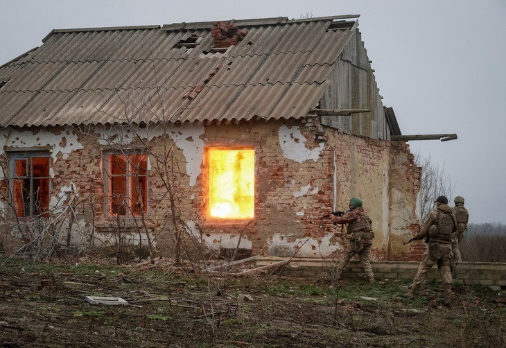 Thông tin về việc Nga kiểm soát Pokrovsk đã gây nên sự tranh cãi dữ dội. Vậy ý nghĩa thực sự của Pokrovsk, nơi mà Tổng thống Zelensky mô tả là RFAF đã phải huy động tới 150.000 quân để tấn công là gì? Vậy việc chiếm được nơi này sẽ định hình lại diễn biến của xung đột Nga-Ukraine như thế nào?