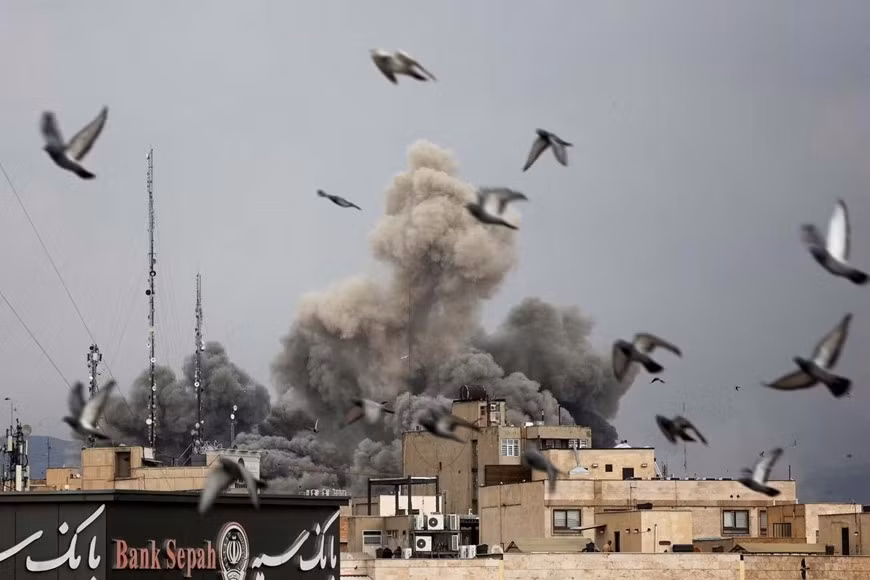 5 bất đồng lớn này liên quan đến chủ quyền quốc gia, huyết mạch kinh tế và giới hạn an ninh, không để lại chỗ cho sự thỏa hiệp từ cả hai phía. Kết quả là, Mỹ và Iran vẫn trong tình trạng đối đầu hoàn toàn, và một thỏa thuận hòa bình, dường như là một viễn cảnh xa vời.