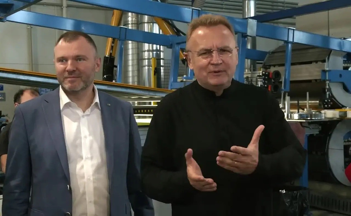 Các cuộc không kích đã gây ra nhiều đám cháy, làm thiệt hại đáng kể trung tâm tiếp nhận viện trợ hậu cần từ các nước, qua Ba Lan vào Ukraine qua ngả Lviv. Các thông tin cho biết, mục tiêu bị Nga tấn công lần này, là một phần của một khu công nghiệp lớn với một cụm "sản xuất dược phẩm".