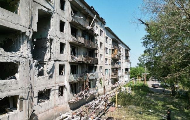 Hơn nữa, các tòa nhà cao tầng này, phần lớn được xây dựng trong thời kỳ Liên Xô, nên rất kiên cố và hỏa lực pháo binh thông thường, khó có thể phá hủy được những ngôi nhà này.