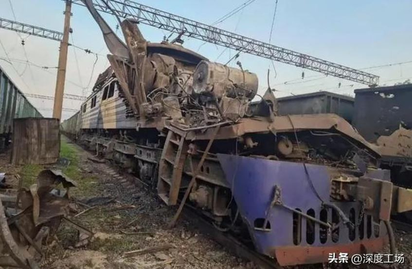 Do vậy chỉ cần một nửa số đầu máy xe lửa bị phá hủy, nguồn cung cấp cho các nhóm quân Ukraine, ít nhất là ở các khu vực trọng điểm, sẽ bị đe dọa. Theo các nguồn tin từ Ukraine, hơn hai trăm đầu máy xe lửa đã bị phá hủy kể từ khi bắt đầu cuộc xung đột Nga-Ukraine.