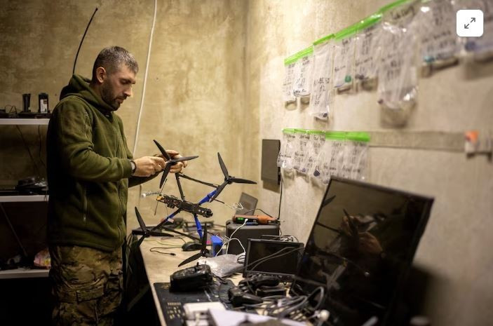 View - Pokrovsk gần như đã thất thủ, quân Ukraine chật vật với UAV của Nga | Báo Tri thức và Cuộc sống - TIN TỨC PHỔ BIẾN KIẾN THỨC 24H