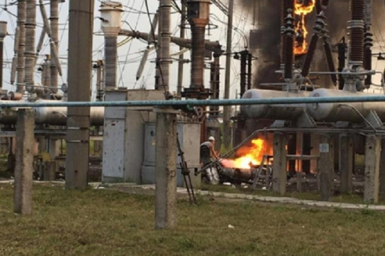 Nhiều người dân đã phải xếp hàng dài chờ lấy nước tại các giếng nước ở Odessa; ở một số khu vực, nước được vận chuyển bằng xe bồn. "Đã ghi nhận thiệt hại đối với cơ sở hạ tầng năng lượng, giao thông và công nghiệp... Cơ sở hạ tầng thiết yếu đang hoạt động bằng máy phát điện", ông Oleh Kiper, người đứng đầu chính quyền vùng Odessa, cho biết.