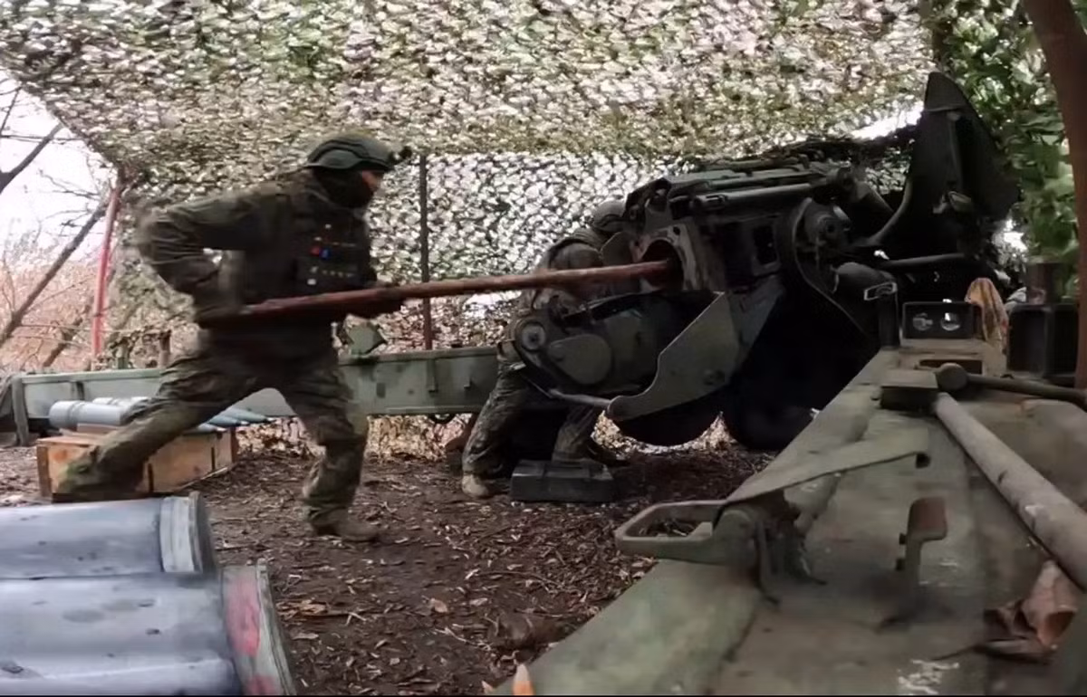 Việc Nga kiểm soát thành công quốc lộ này, sẽ cắt đứt hiệu quả tuyến đường vận tải quan trọng đối với Quân đội Ukraine (AFU), đang phòng thủ trong khu vực, hạn chế việc hỗ trợ hậu cần và triển khai lực lượng của AFU.