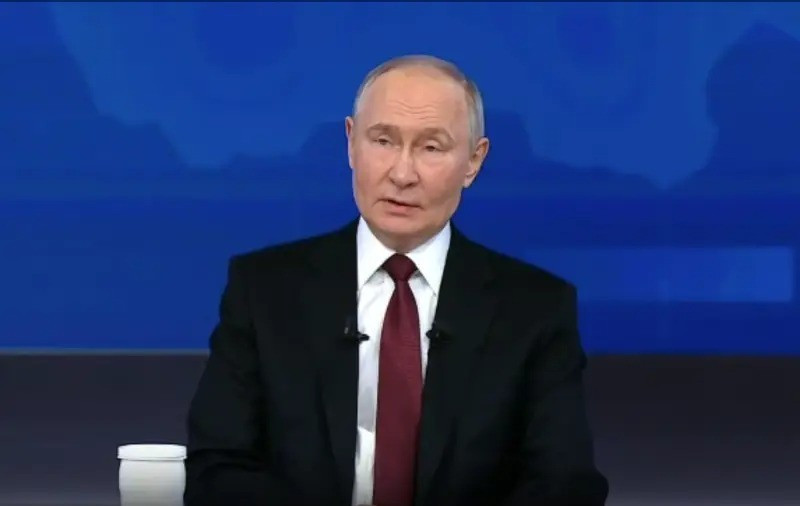 Nhưng có lẽ sức ép của Tổng thống Trump lên ông Putin không đủ sức nặng để Moskva tuyên bố ngừng bắn 1 tháng theo đề nghị của ông Zelensky. Có lẽ tuyên bố quan trọng nhất của Tổng thống Nga là việc Moskva “sẵn sàng đàm phán lệnh ngừng bắn”, với điều kiện là nguyên nhân gốc rễ của cuộc xung đột phải được loại bỏ.