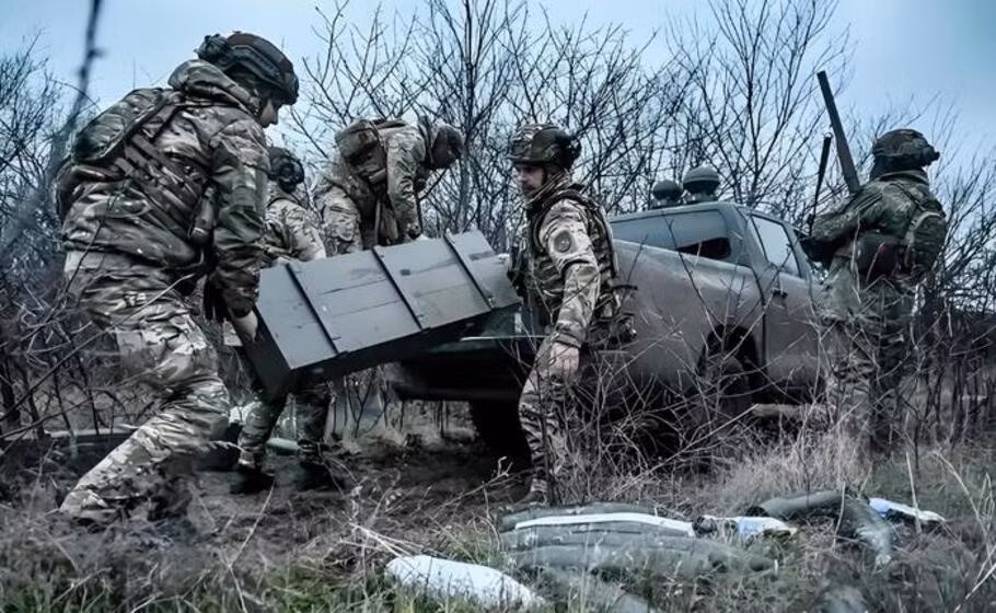 Kotenok nhấn mạnh, tình hình tại khu vực phía bắc của cụm đô thị Pokrovsk-Mirnograd đang diễn biến hết sức nguy cấp đối với AFU. Tuy nhiên quân Ukraine đã đạt được một số thành công nhất định ở khu vực Vladimirovka, do tiếp tục tung thêm quân tiếp viện vào đây.