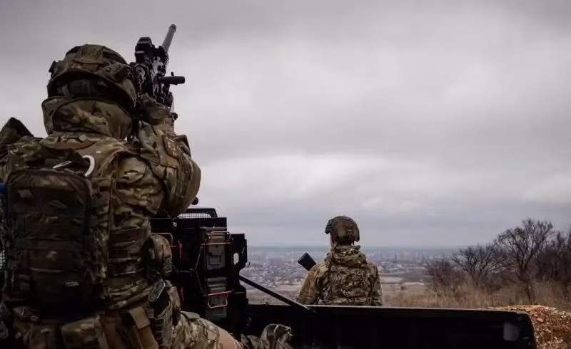 Ngày 5/7, chiến trường Nga-Ukraine ngập tràn khói lửa, tình hình vẫn căng thẳng và bế tắc. Nhiều diễn biến mới trên các mặt trận xuất hiện, động thái của tất cả các bên đều thu hút sự chú ý của thế giới. Kênh Rybar của Nga cho biết, Đại đội xung kích số 2, thuộc Lữ đoàn xung kích độc lập số 425 của quân đội Ukraine (AFU), gần như “mất tích hoàn toàn” ở mặt trận Sumy, điều này thật đáng kinh ngạc.