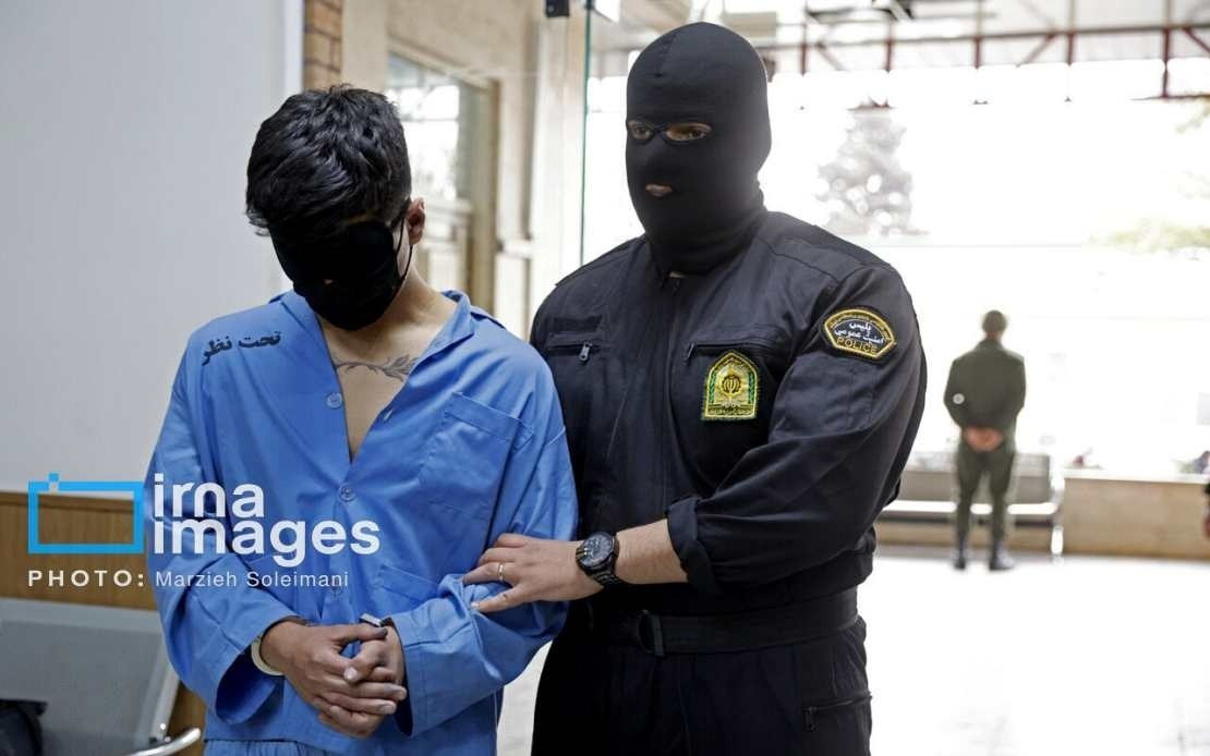 IRGC và lực lượng dân quân Basij đã triển khai lực lượng phòng thủ mạnh mẽ tại khu vực người Kurd và trên biên giới giữa Iran với Pakistan, Iraq và Azerbaijan. Chuẩn tướng Karami, chỉ huy lực lượng bộ binh của IRGC, đã chỉ huy một cuộc truy lùng quy mô lớn tại các tỉnh Kermanshah, Isfahan, Khuzestan, Fars, Lorestan và Tehran của Iran.