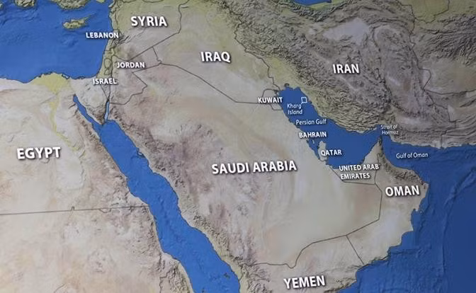 Ngay cả khi có các đơn vị trên tàu và một chiến dịch hộ tống đoàn tàu quy mô lớn, lực lượng hộ tống quân sự cũng chỉ có thể bảo vệ được một vài tàu cùng một lúc. Vào tháng Hai, trước khi chiến tranh nổ ra, có khoảng 80 tàu chở dầu và khí đốt đi qua eo biển Hormuz mỗi ngày.