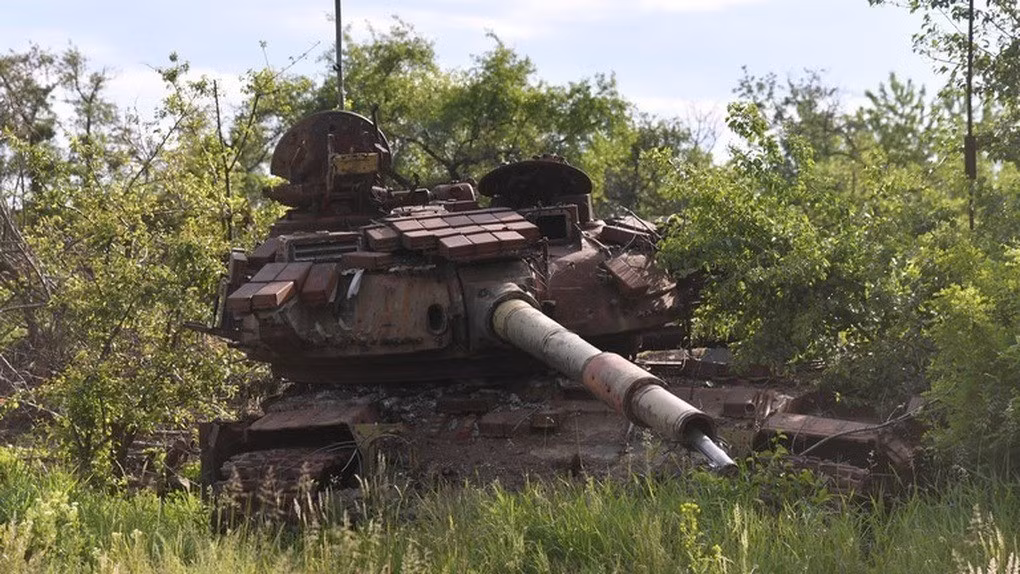 Trong cuộc chiến tại mặt trận Pokrovsk, các lữ đoàn thiết giáp Ukraine cũng không thể đảo ngược tình thế và cuối cùng gần như bị xóa sổ. Điều này đã hạn chế nghiêm trọng khả năng cơ động và tấn công của AFU, làm suy yếu thêm khả năng cạnh tranh trên chiến trường của họ.