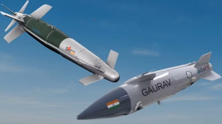 Gaurav cũng có thể đạt được độ chính xác tuyệt đối nhưng chỉ khi có nguồn chiếu laser định vị mục tiêu, điều này không phải lúc nào cũng có sẵn. Giải pháp tối ưu cho Không quân Ấn Độ là mua hệ thống SPICE-1000 với số lượng hạn chế và Gaurav-1000 với số lượng lớn hơn.