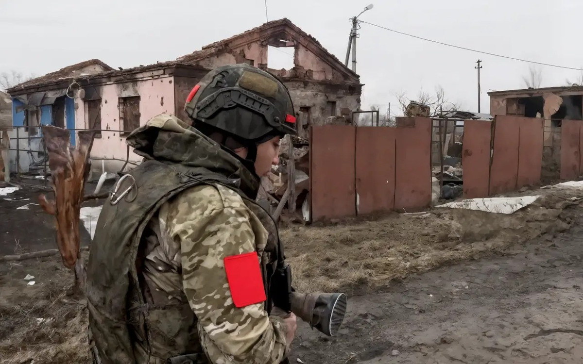 View - Pokrovsk gần như đã thất thủ, quân Ukraine chật vật với UAV của Nga | Báo Tri thức và Cuộc sống - TIN TỨC PHỔ BIẾN KIẾN THỨC 24H