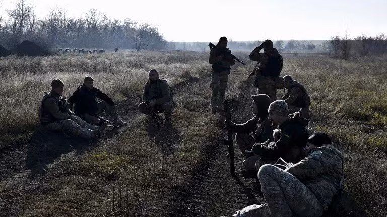 Kênh RVvoenkory cho biết, RFAF đánh bại Lữ đoàn độc lập số 414 Ptah Madyar của AFU, vốn được tăng cường cho lực lượng phản công ở hướng nam thành phố Pokrovsk cách đây vài tháng, do tướng Drapatiy chỉ huy. Sau khi chịu tổn thất trong cuộc phản công, giờ đây Lữ đoàn 414 đang chịu thiệt hại nặng trong việc phòng thủ thành phố.