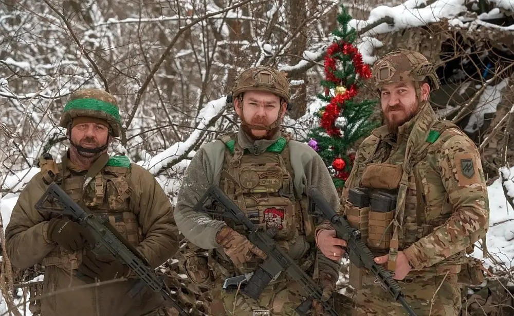 Lữ đoàn Azov đã bị các đơn vị thuộc Cụm quân Trung tâm RFAF, đang chiến đấu tại tỉnh Donetsk và Dnipropetrovsk, tiêu diệt. Ngoài lực lượng Azov, Cụm quân Trung tâm RFAF cũng đã đánh thiệt hại nặng nề cho ba lữ đoàn cơ giới hạng nặng, hai lữ đoàn tấn công đường không và bốn lữ đoàn khác của Lực lượng Vệ binh Quốc gia Ukraine.