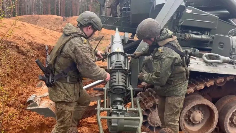  Kênh DIVGEN cho biết: “Trước tình thế hiểm nghèo, nhưng dựa trên sự vượt trội về hỏa lực và quân số, chỉ huy của Cụm quân Trung tâm không chỉ xoay vòng lực lượng, mà còn tập hợp nguồn lực để phản công, dẫn đến việc tái kiểm soát ngôi làng Nikanorivka”.