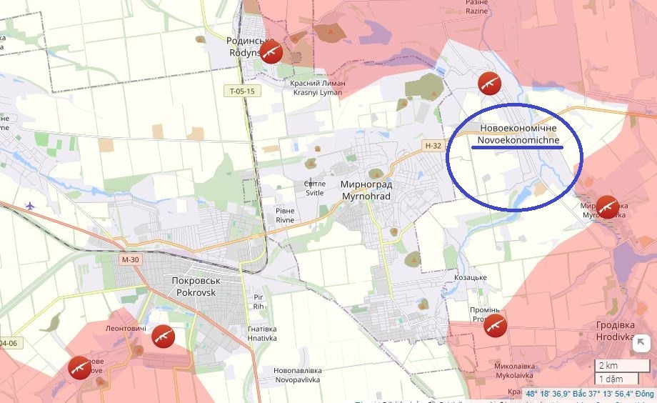 Giao tranh ở mặt trận phía Đông Pokrovsk cũng diễn ra ác liệt. Do cuộc phản công liên tục của Ukraine, khu vực trung tâm và phía Nam của Làng Novoekonomichne, đã trở thành "vùng xám" - nơi diễn ra các cuộc giao tranh liên miên giữa hai bên.