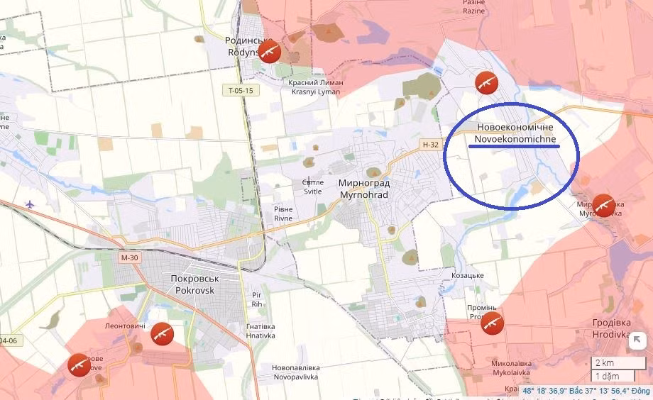Giao tranh ở mặt trận phía Đông Pokrovsk cũng diễn ra ác liệt. Do cuộc phản công liên tục của Ukraine, khu vực trung tâm và phía Nam của Làng Novoekonomichne, đã trở thành "vùng xám" - nơi diễn ra các cuộc giao tranh liên miên giữa hai bên.
