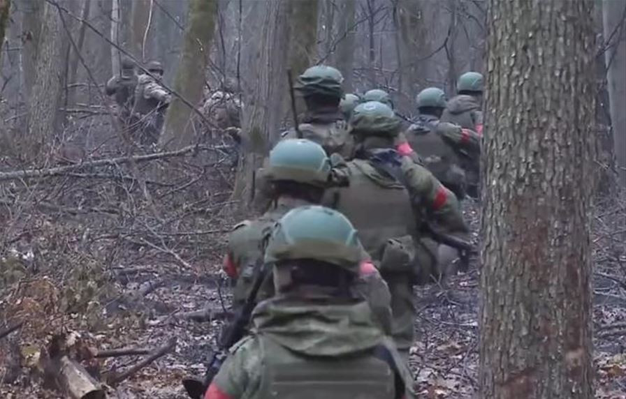 Ngay lập tức, quân Ukraine đã sử dụng một số lượng lớn UAV và hỏa lực pháo binh từ làng Guevo, để tấn công vào đội hình quân Triều Tiên. Chỉ huy Lữ đoàn 94 cho rằng, việc không xác định được và không chế áp các điểm phóng UAV và trận địa pháo của AFU trên hướng Guevo, là nguyên nhân gây ra thương vong và các hoạt động phản pháo chung, nên được thực hiện với pháo binh Nga.