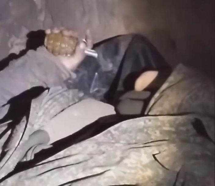 Khi quân Triều Tiên công khai tuyên bố chiến công của những anh hùng chiến đấu đã hy sinh trong trận tiến công làng Plekhovo, họ có đề cập đến việc một số binh sĩ của họ bị thương, đã sử dụng lựu đạn để phá hủy các điểm hỏa lực súng máy của Ukraine, đây là tình huống đã xảy ra trong giai đoạn này.