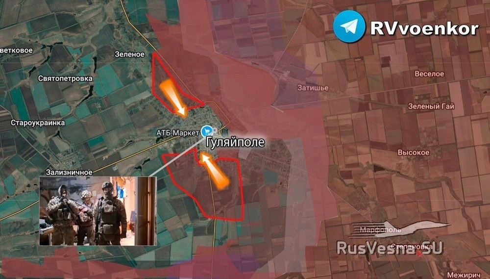 Viên sĩ quan AFU, cho biết sở chỉ huy của họ vừa bị quân Nga chiếm giữ, đã bị cấp trên của họ ngăn cản rút lui trong một thời gian dài. Và các tài liệu mật đơn giản là không kịp tiêu hủy, vì quân Nga bất ngờ xuất hiện ở rất gần sở chỉ huy, buộc họ phải vội vã rút lui ra khỏi Hulyaipole.