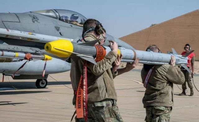 Điều này cho thấy, cuộc chiến của Israel với Iran sẽ khó có thể kết thúc nhanh chóng, mà xen vào đó có thể là một số lệnh ngừng bắn tạm thời. Điều đó có nghĩa là Israel chắc chắn sẽ bị cuốn vào một cuộc chiến tranh kéo dài với Iran.