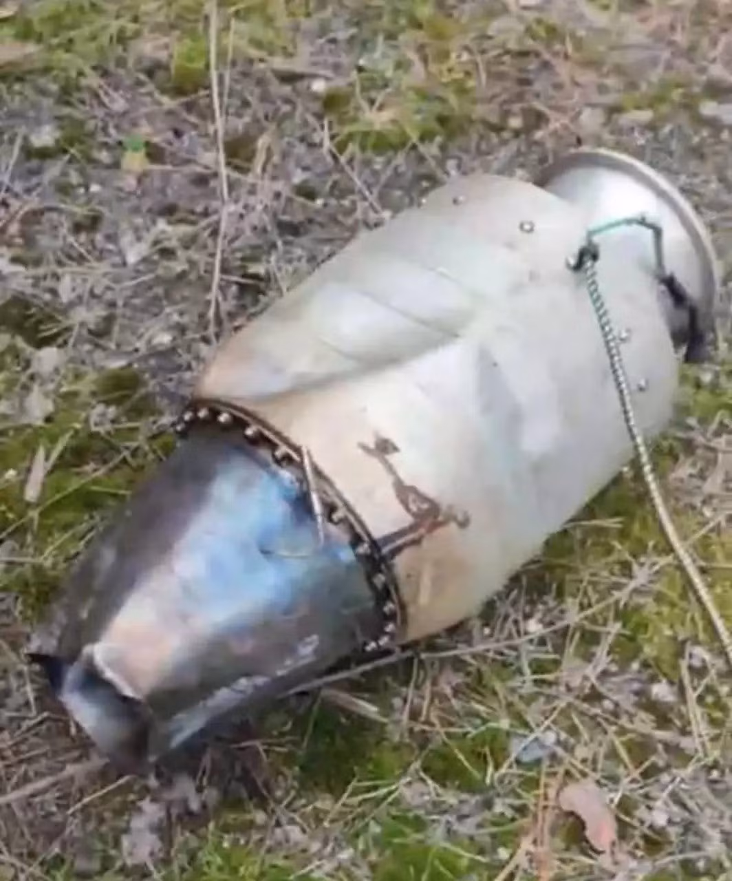 Xét đến việc máy bay chiến đấu Nga, thực hiện cuộc tấn công khó có thể tiếp cận trực tiếp biên giới để thả bom lượn, thì khoảng cách 113 km phải tăng thêm ít nhất 15-20 km. Điều này có nghĩa là việc thả bom được thực hiện từ khoảng cách ít nhất là từ 125-130 km.